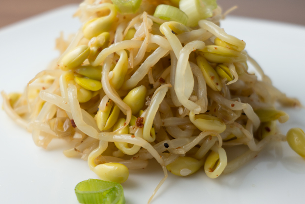 Oishii Rasoi » Korean seasoned bean sprouts (kongnamul muchim)