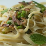 Fettuccine with peas and pancetta